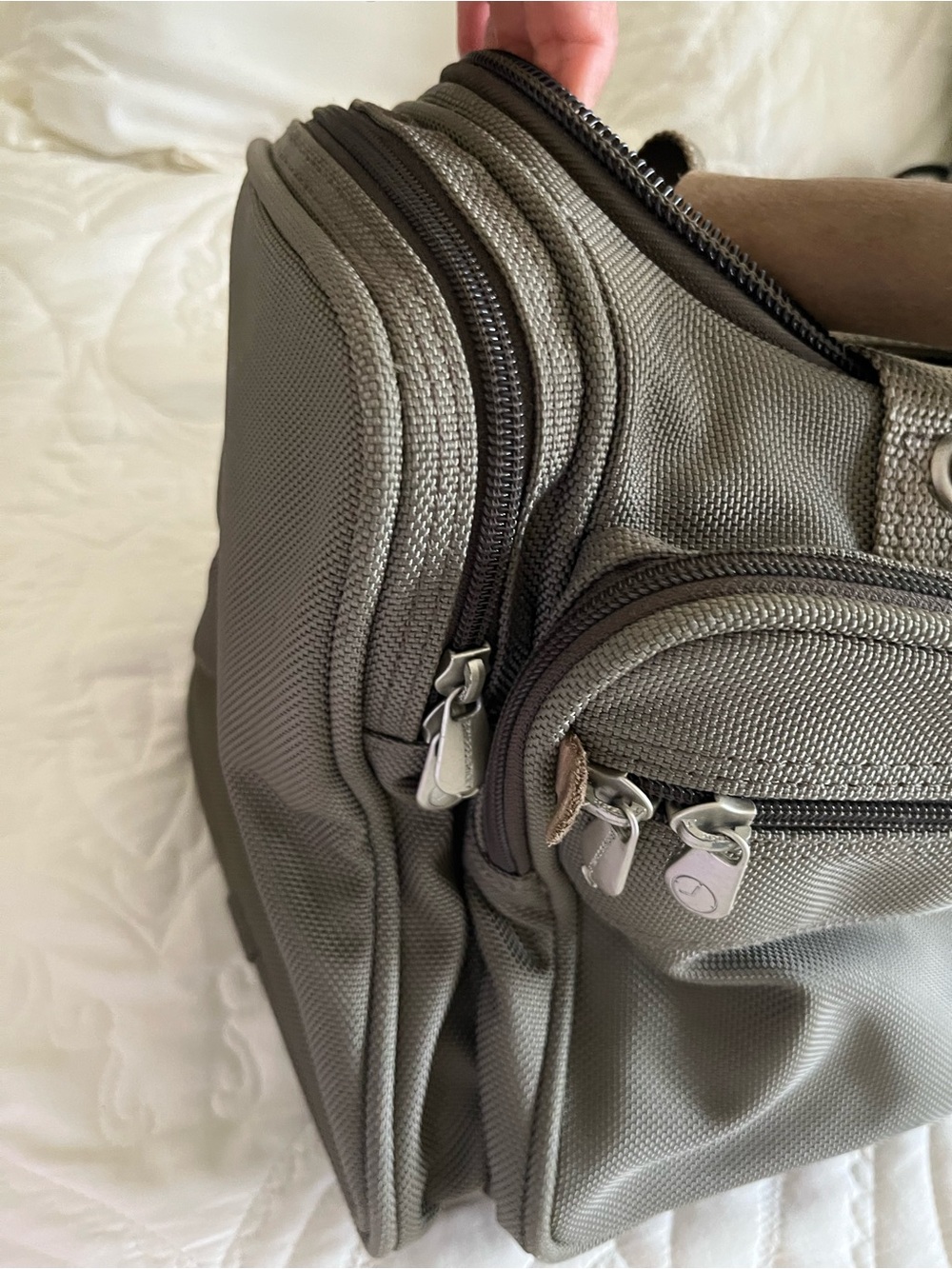 Briggs & Riley Olive Men's Travel Bag - Picture 7 of 11